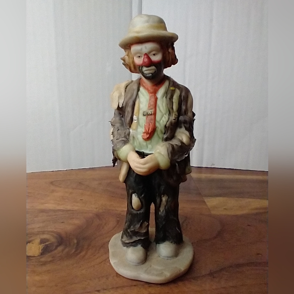 Flambro Clowns Miniature Collection Emmett Kelly Jr Figurine. Wishful Thinking